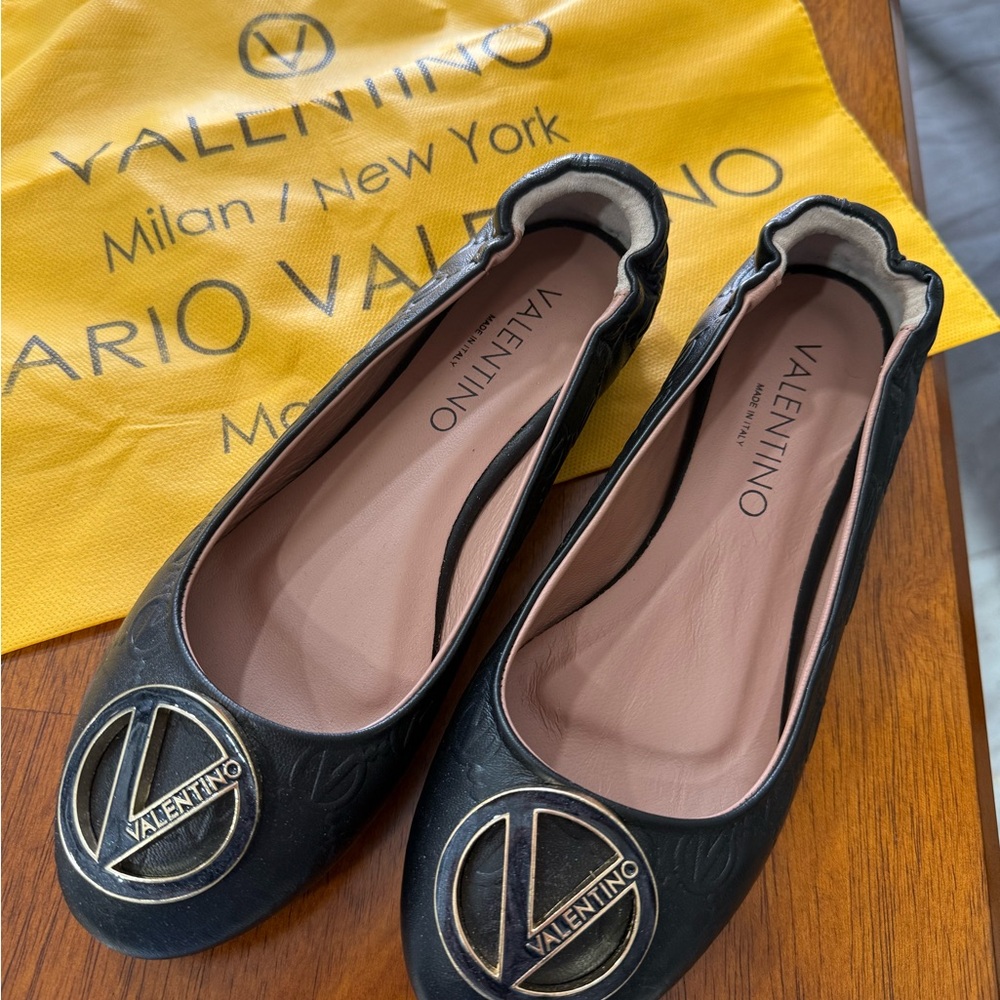 Valentino Flats